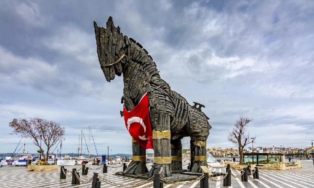 Το μόνο που δεν μας είπε ήταν πως κι ο Βουκεφάλας ήταν Ζάσταβα!! Ερντογάν: Η Τροία είναι Ανατολία, σύμβολο ενός παρελθόντος που μας αντιπροσωπεύει